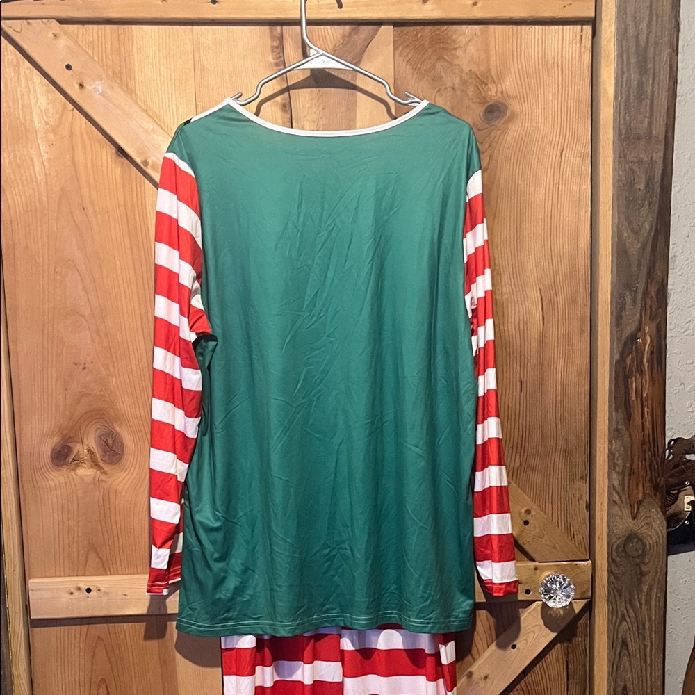 Festive Green and Red Striped Women's Pajama Set - Picture 3 of 6